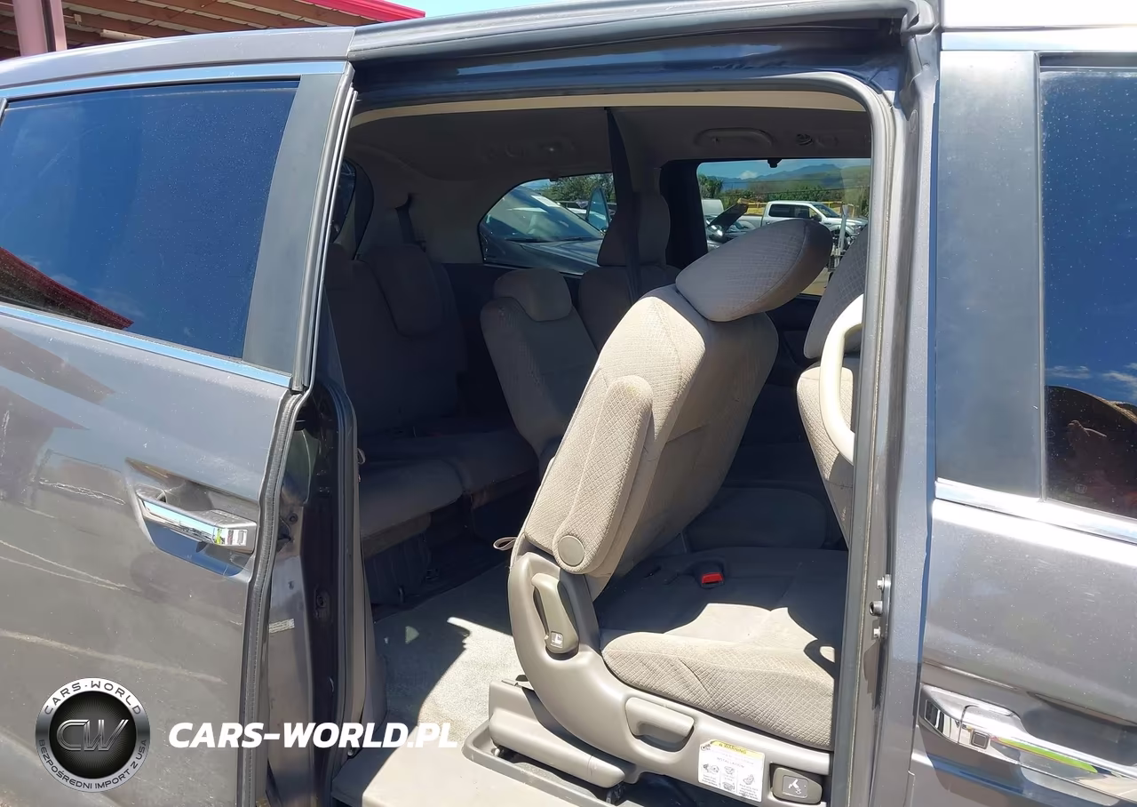 2017 Honda Odyssey Se VIN:5FNRL5H35HB001782 - 18