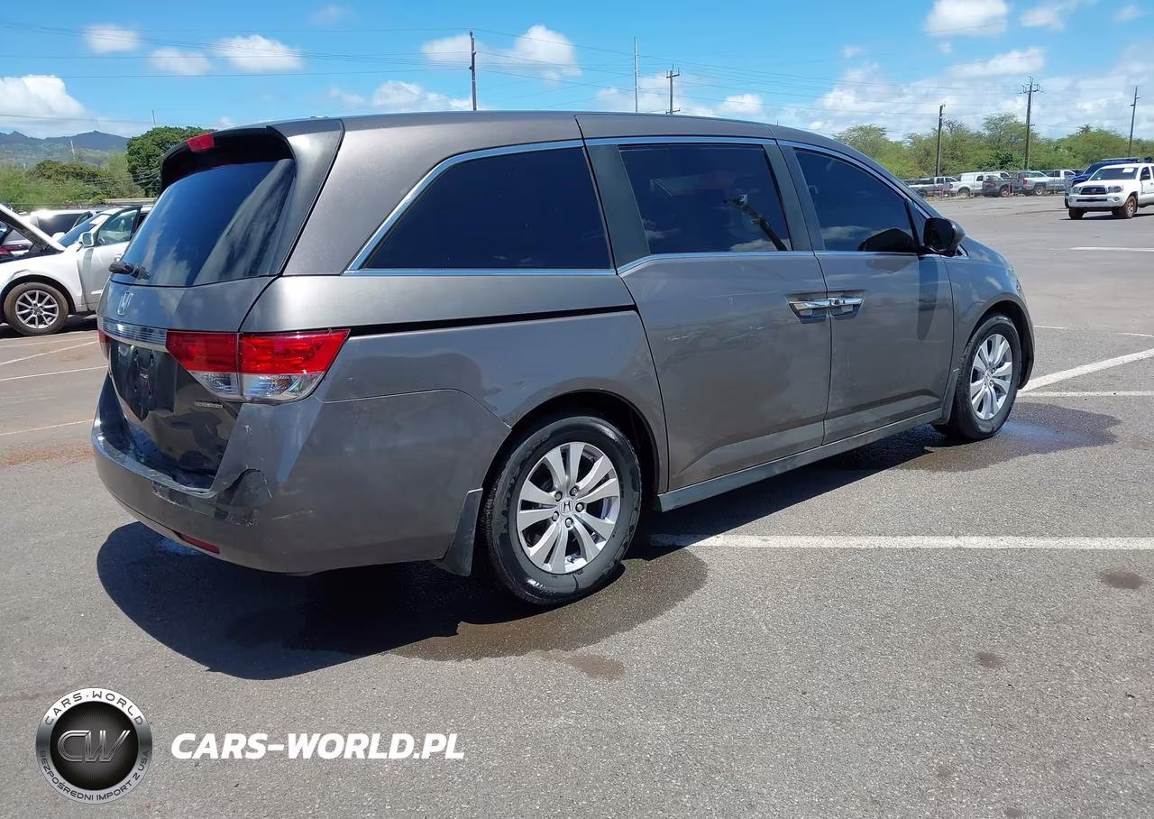 2017 Honda Odyssey Se VIN:5FNRL5H35HB001782 - 4