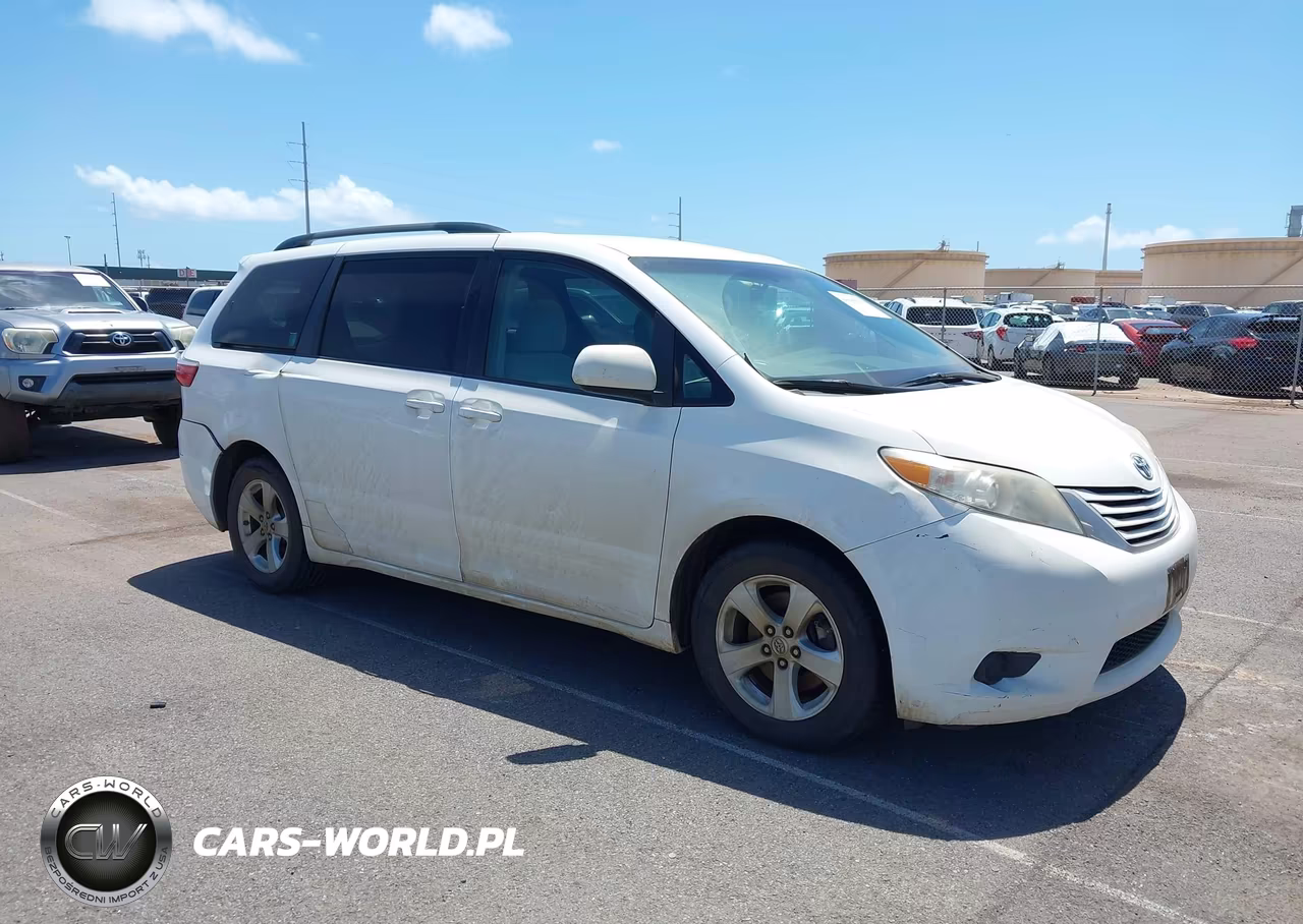 2017 Toyota Sienna Le 8 Passenger