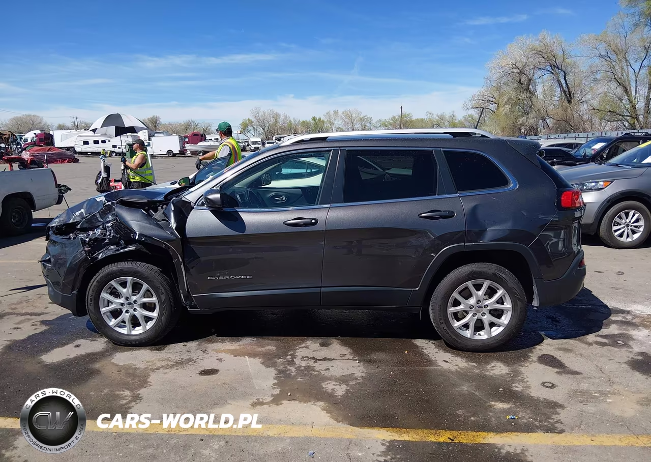 2017 Jeep Cherokee Latitude 4X4 VIN:1C4PJMCB2HW525800 - 14