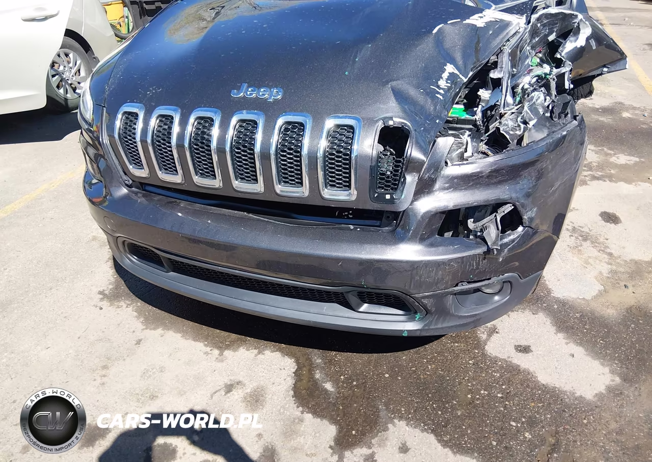 2017 Jeep Cherokee Latitude 4X4 VIN:1C4PJMCB2HW525800 - 18