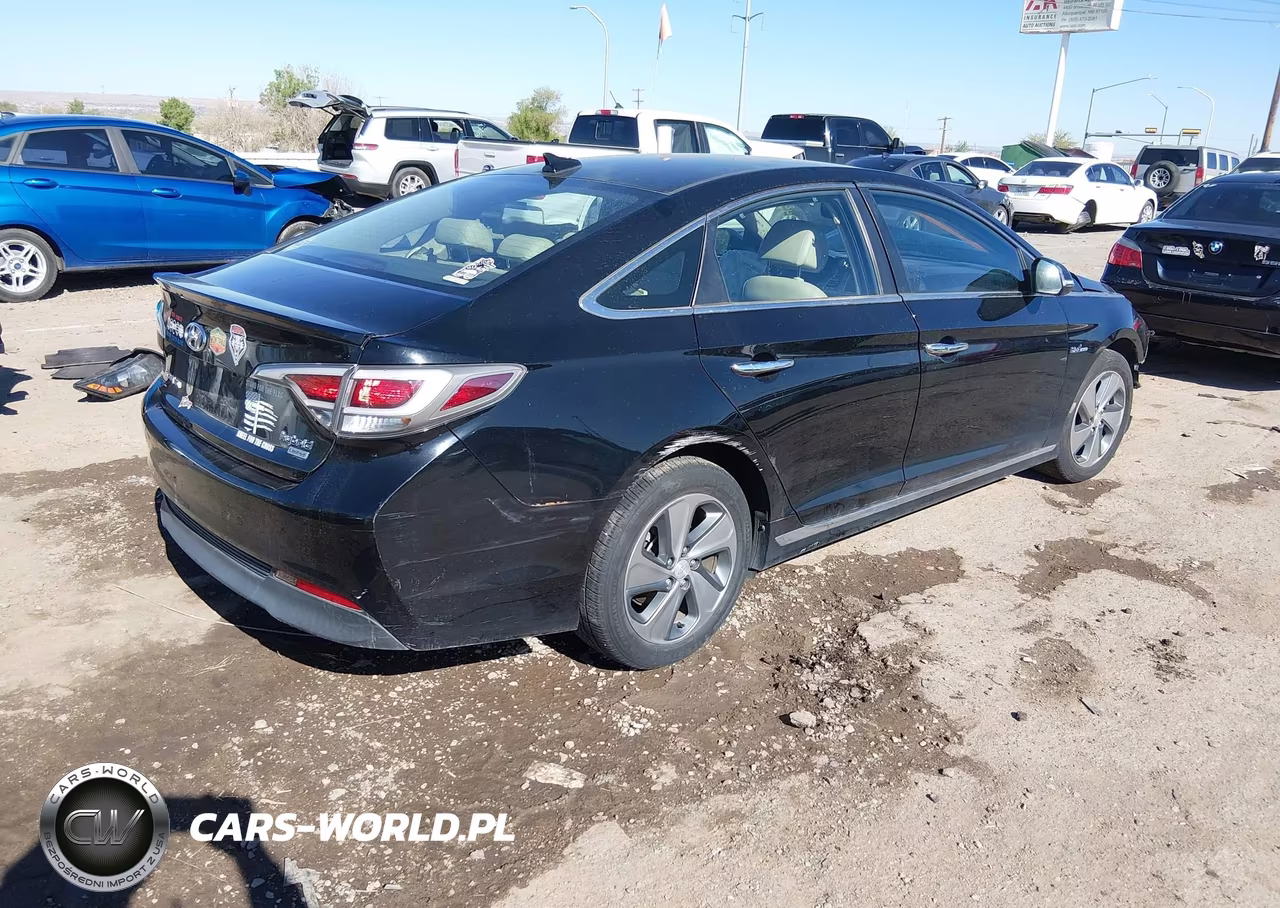 2017 Hyundai Sonata Hybrid Limited VIN:KMHE34L11HA055048 - 4