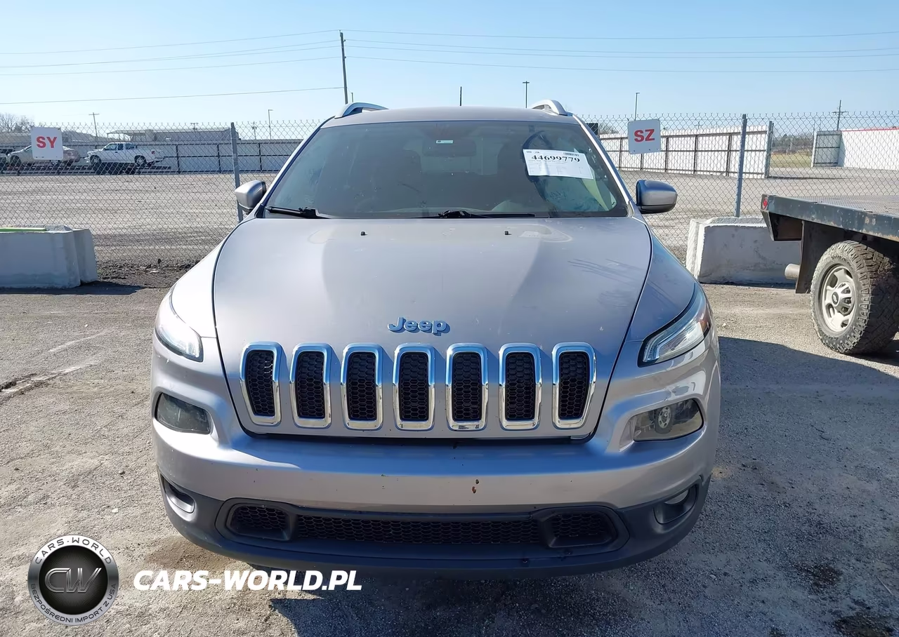 2017 Jeep Cherokee Latitude 4X4 VIN:1C4PJMCS1HD213656 - 13