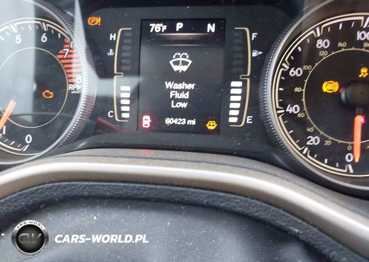 2017 Jeep Cherokee Latitude 4X4 VIN:1C4PJMCS1HD213656 - 16