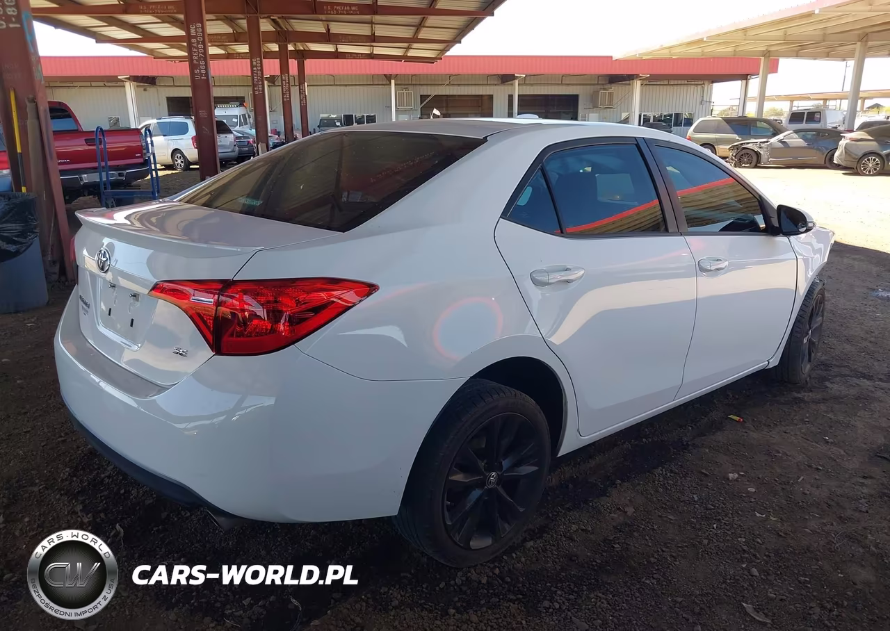 2018 Toyota Corolla Se VIN:5YFBURHE0JP829059 - 4