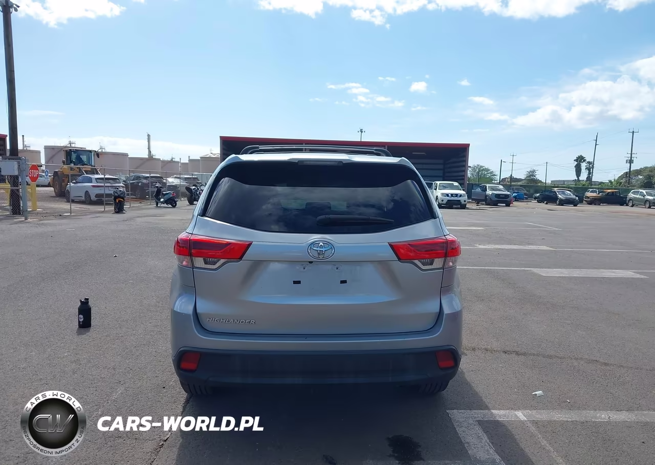 2017 Toyota Highlander Le VIN:5TDZARFH4HS032156 - 17