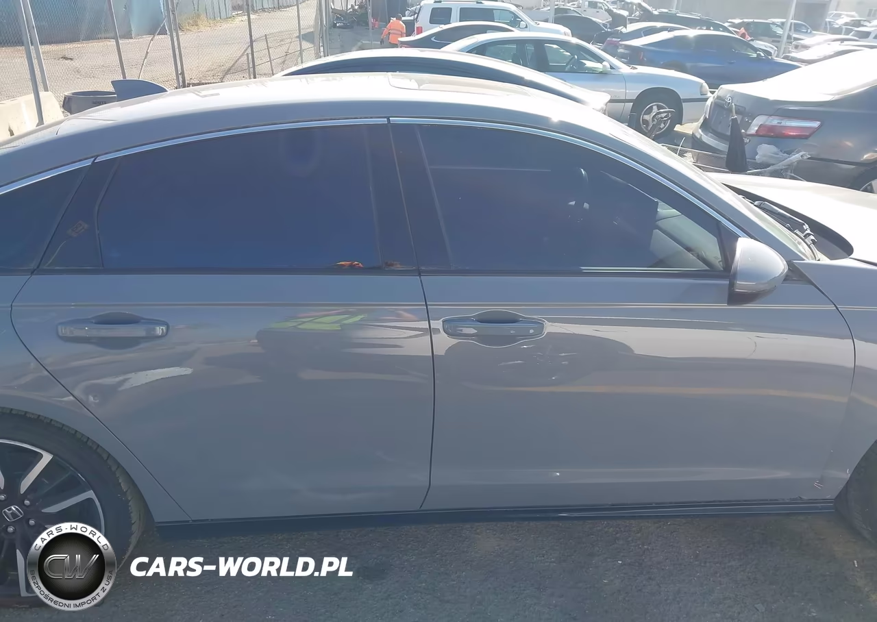2024 Honda Accord Hybrid Touring VIN:1HGCY2F8XRA013572 - 14