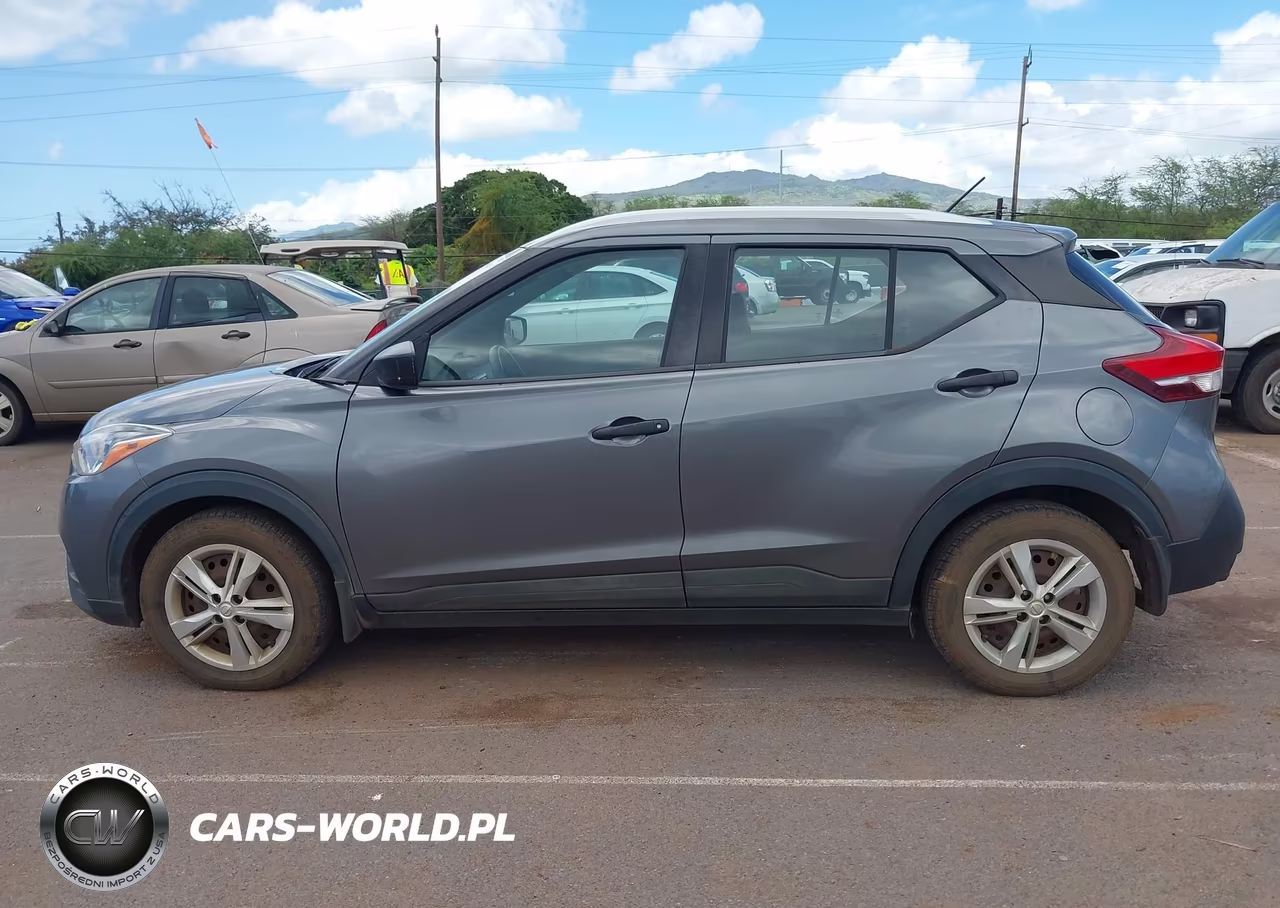2018 Nissan Kicks S VIN:3N1CP5CU4JL536073 - 15