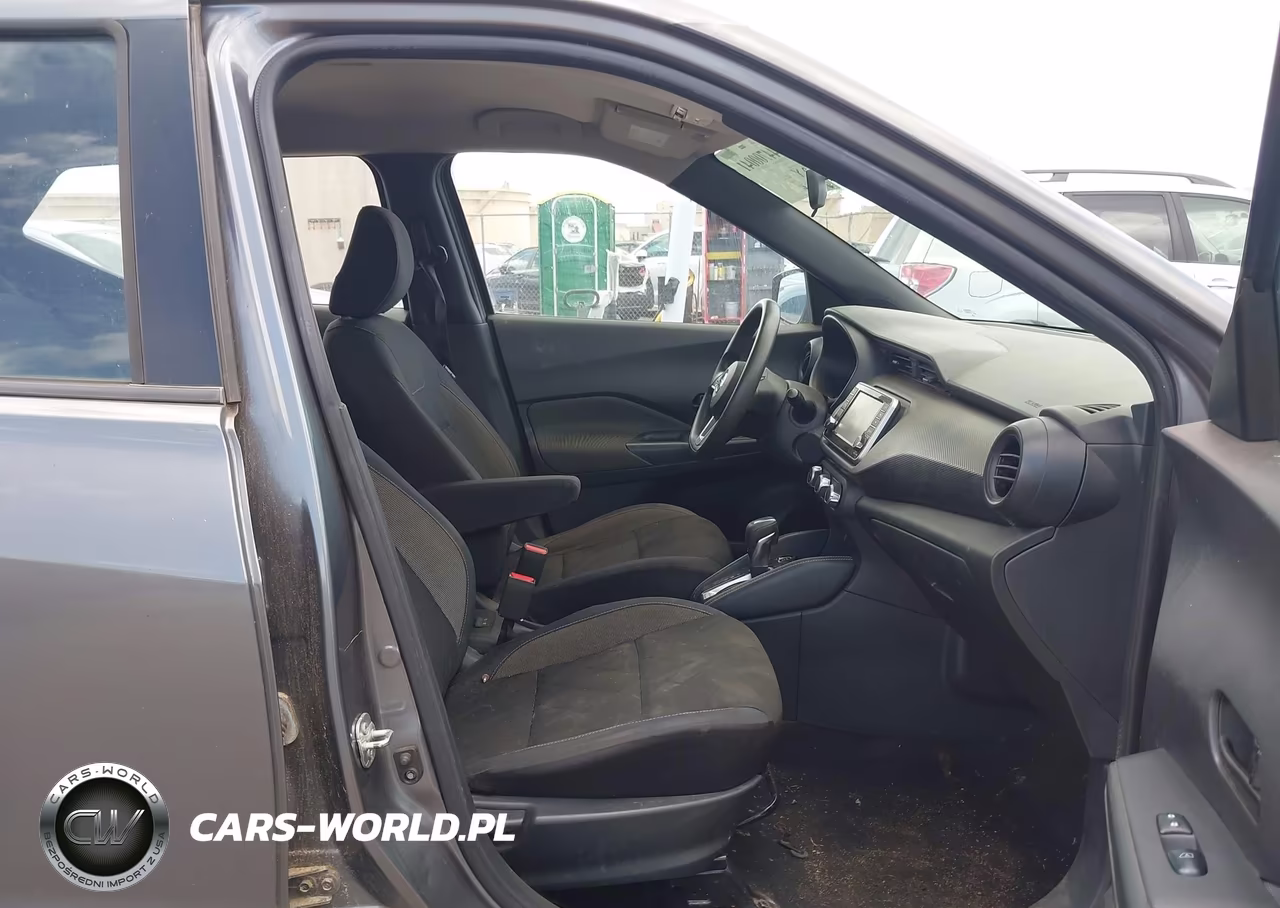 2018 Nissan Kicks S VIN:3N1CP5CU4JL536073 - 5