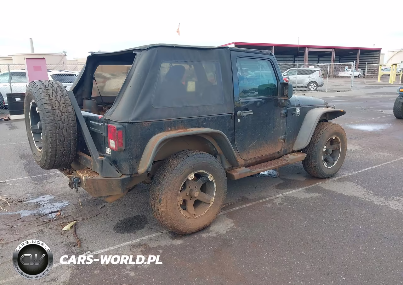 2013 Jeep Wrangler Sport VIN:1C4AJWAG5DL648258 - 4