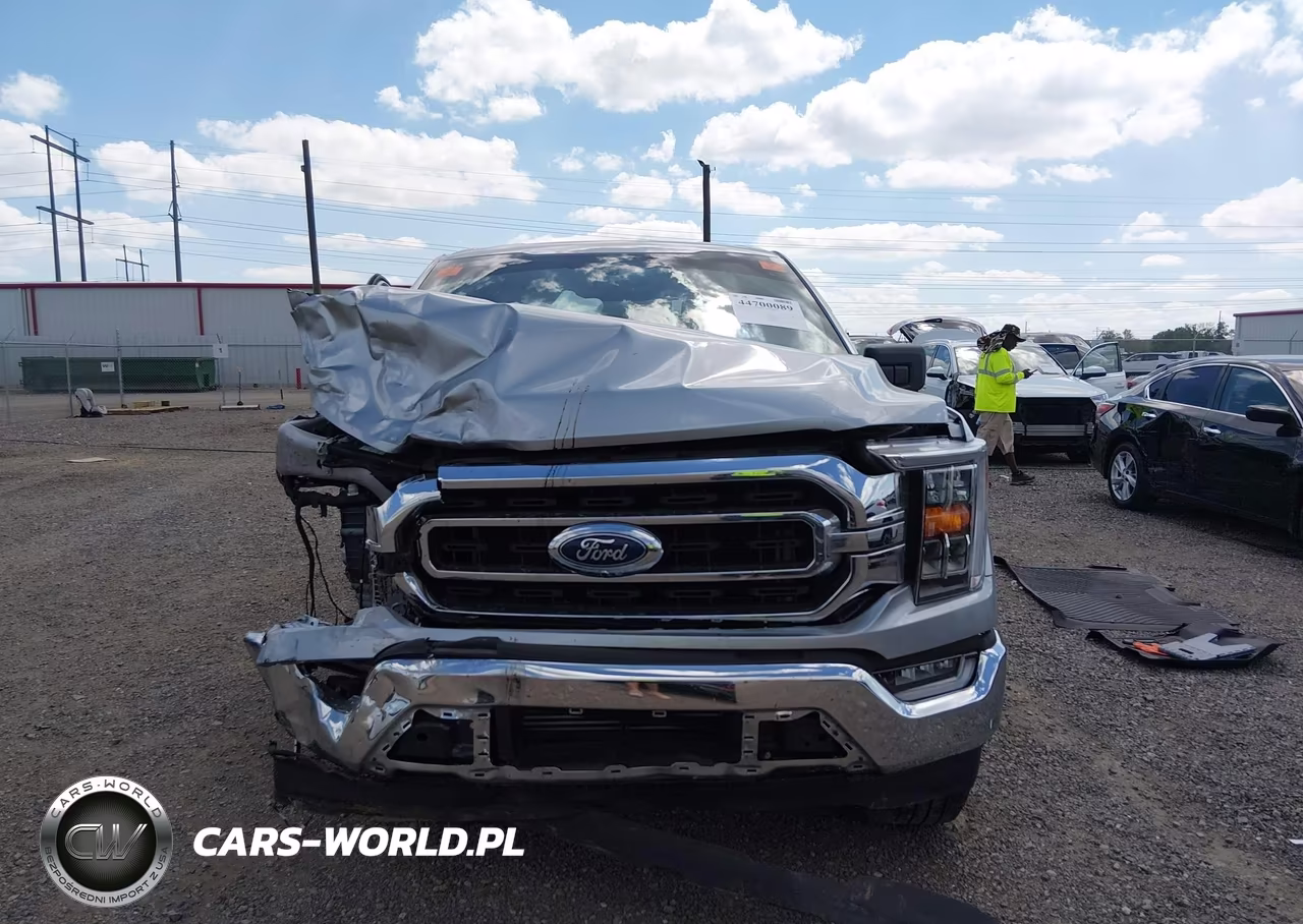 2023 Ford F-150 Xlt VIN:1FTEW1CP8PFD33637 - 13