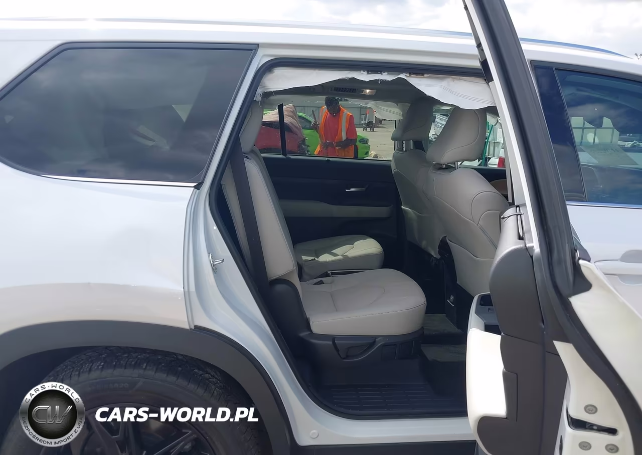 2025 Toyota Grand Highlander Limited VIN:5TDAAAA55SS033089 - 8