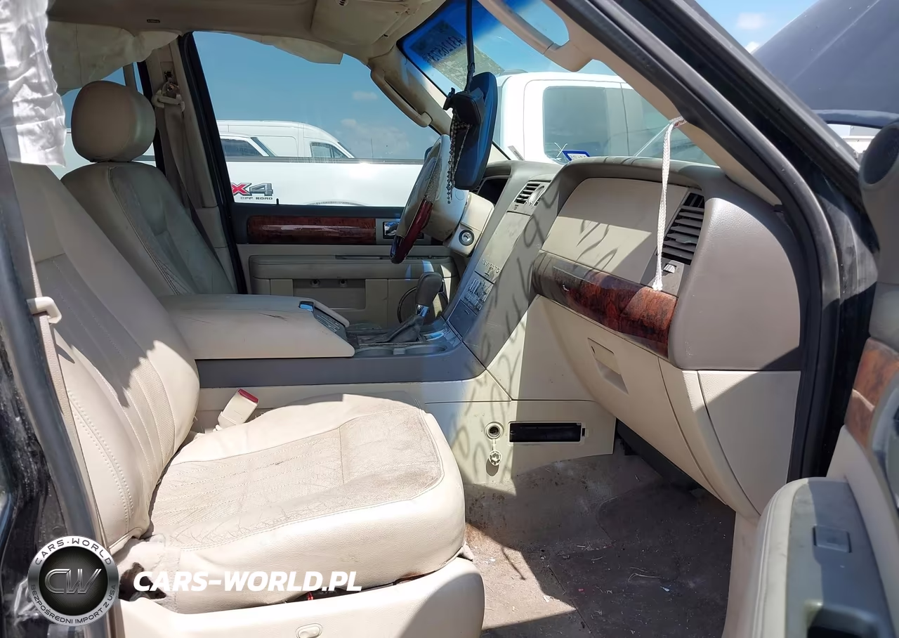 2004 Lincoln Navigator VIN:5LMFU28RX4LJ31799 - 5
