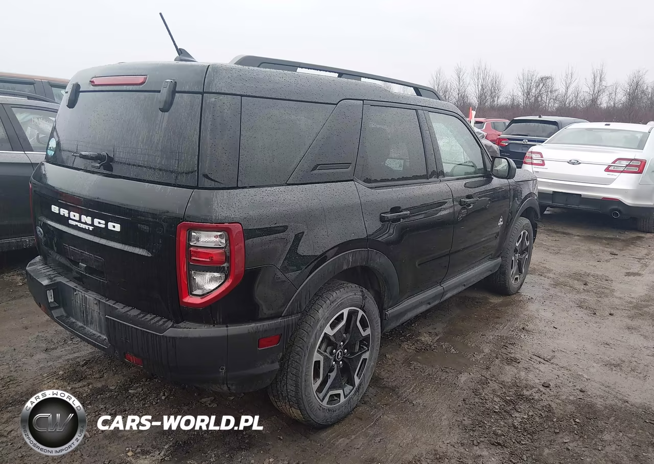 2021 Ford Bronco Sport Outer Banks VIN:3FMCR9C69MRB15608 - 4