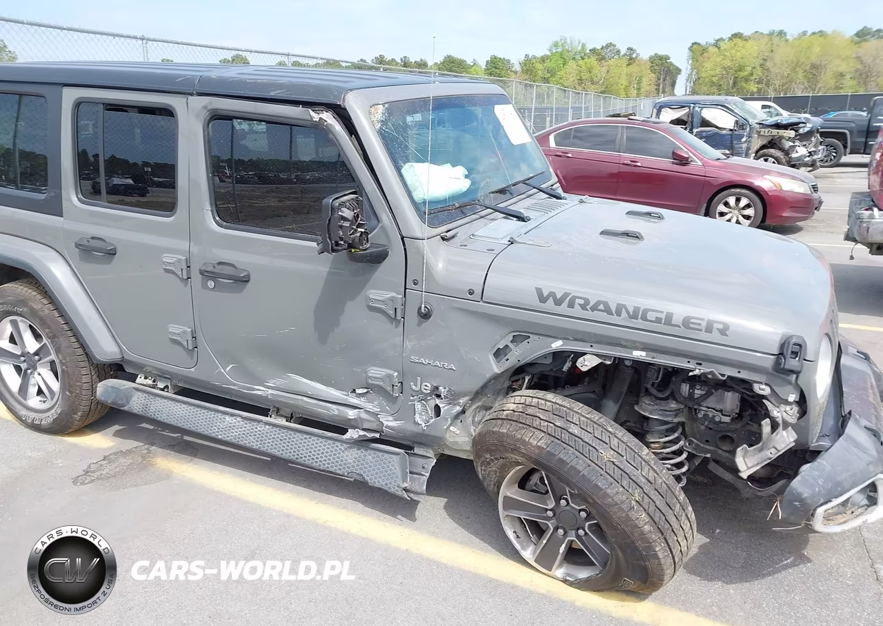2021 Jeep Wrangler Unlimited Sahara 4X4 VIN:1C4HJXEN3MW679388 - 17