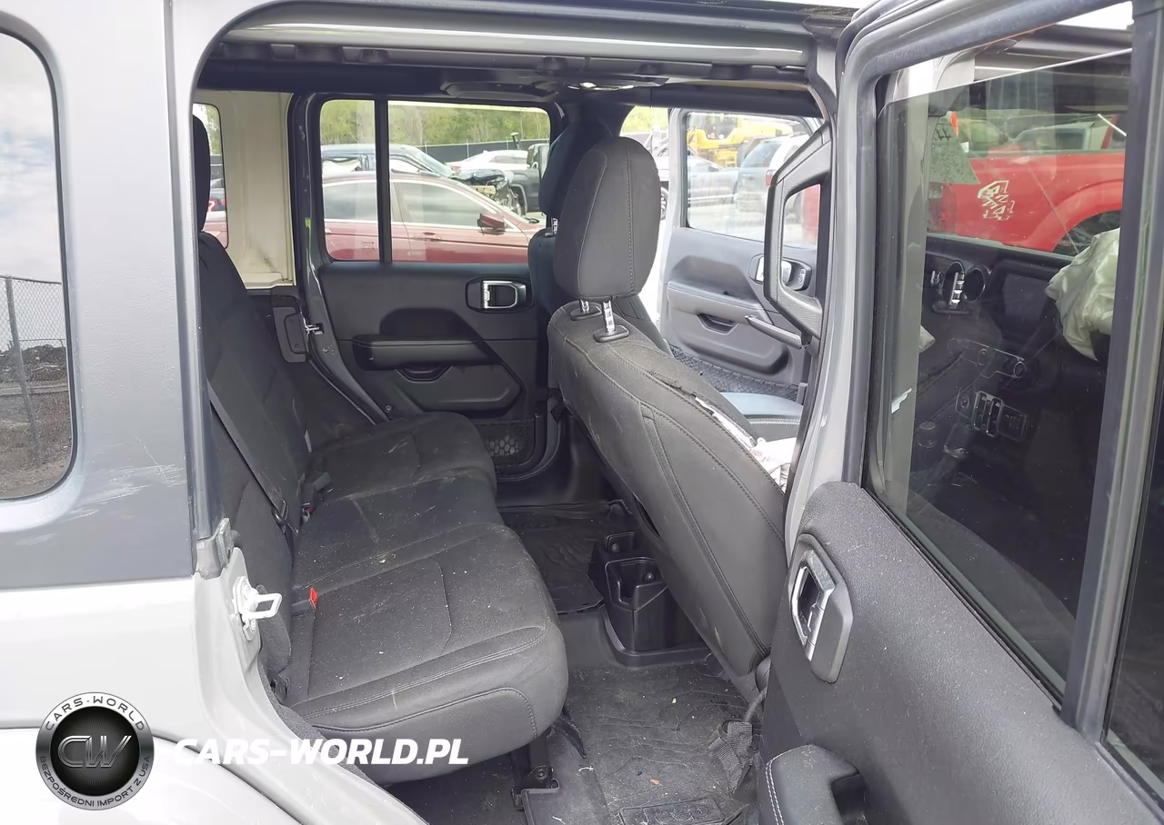 2021 Jeep Wrangler Unlimited Sahara 4X4 VIN:1C4HJXEN3MW679388 - 8
