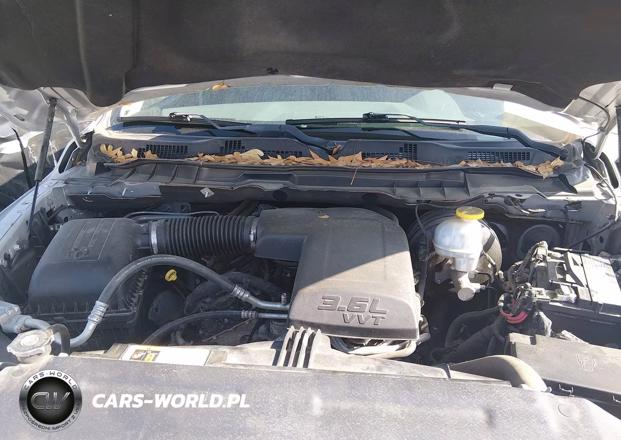 2018 Ram 1500 VIN:1C6RR6FG4JS299378 - 10