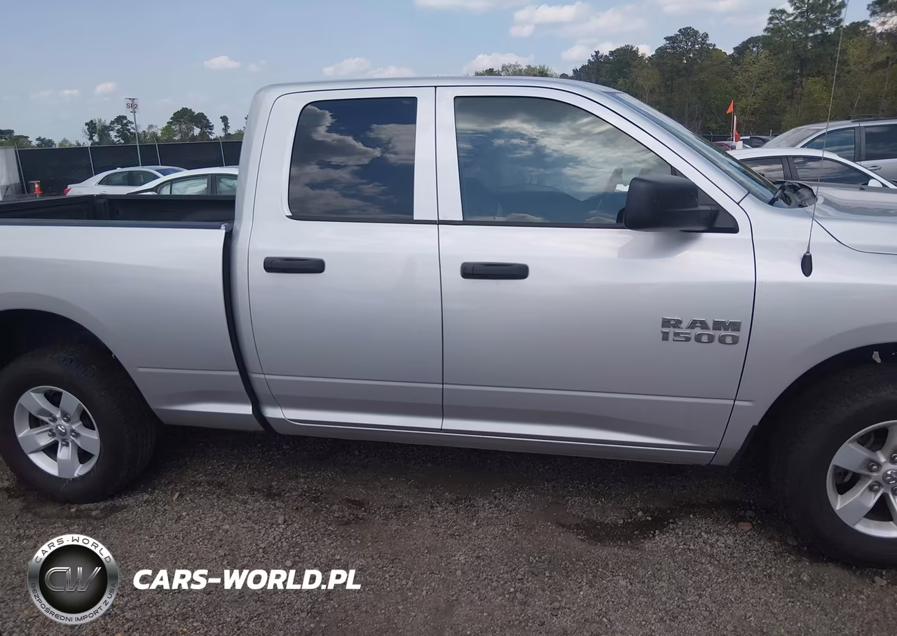 2018 Ram 1500 VIN:1C6RR6FG4JS299378 - 13
