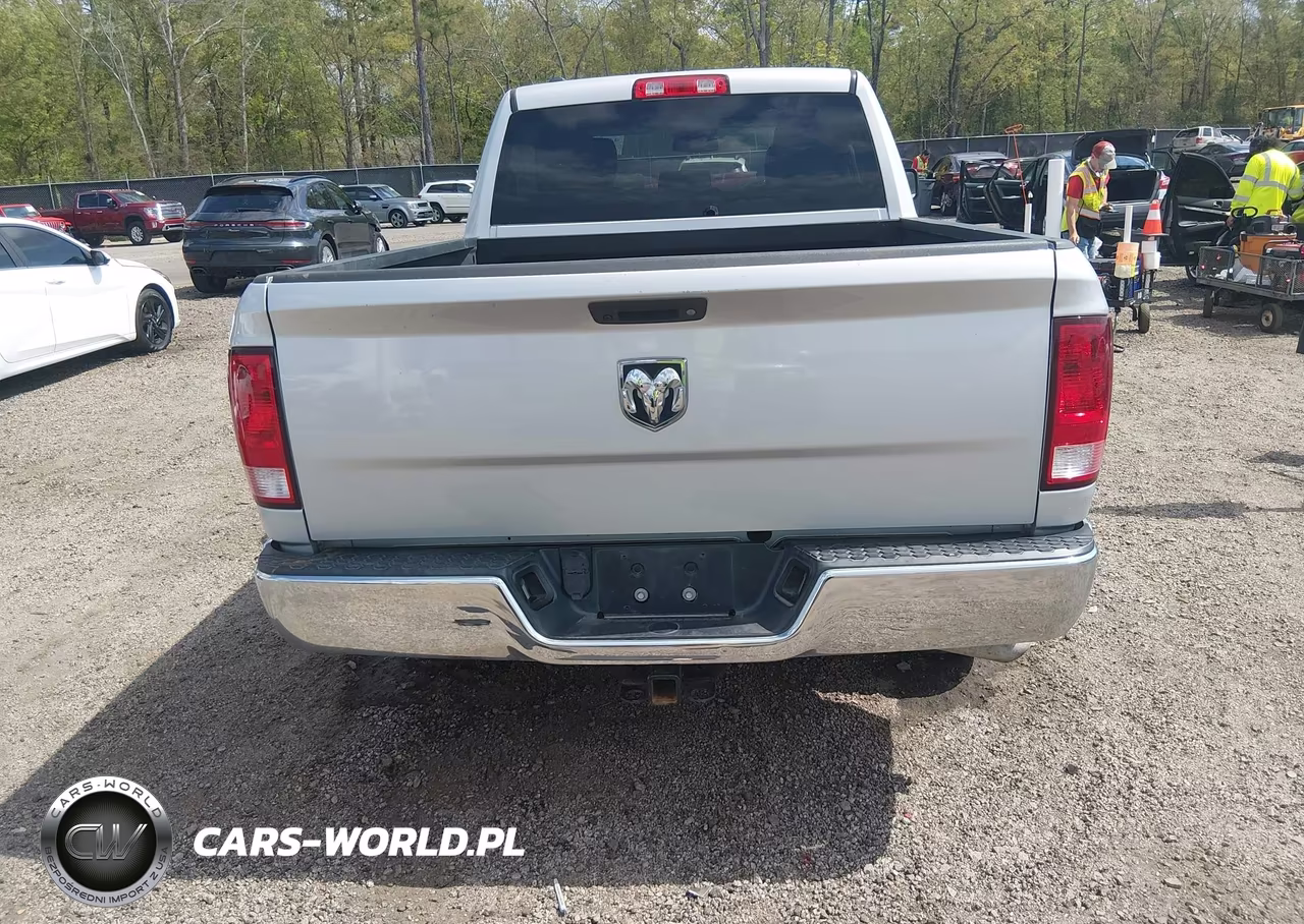 2018 Ram 1500 VIN:1C6RR6FG4JS299378 - 16