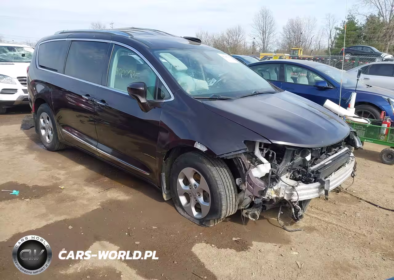 2017 Chrysler Pacifica Touring-L Plus