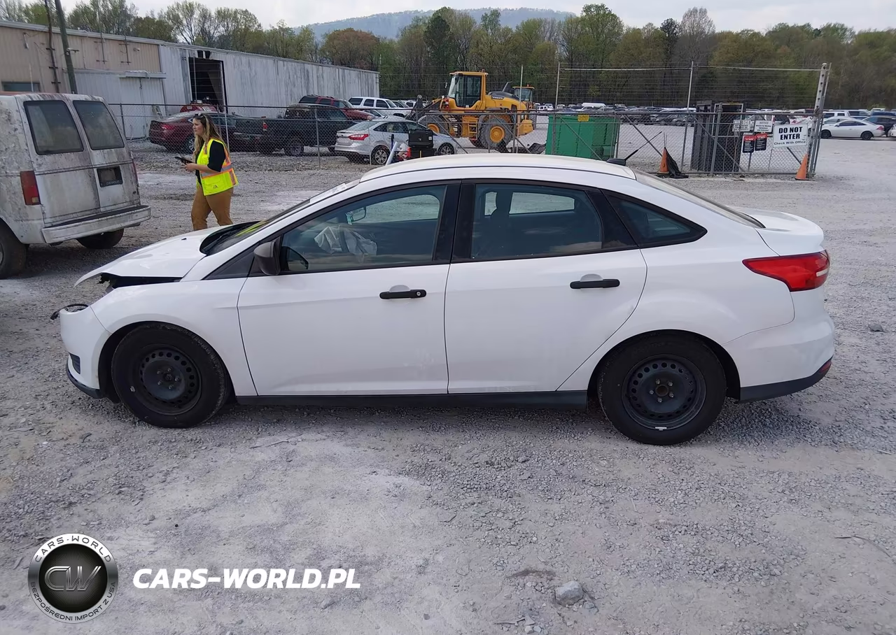 2016 Ford Focus S VIN:1FADP3E23GL399591 - 15
