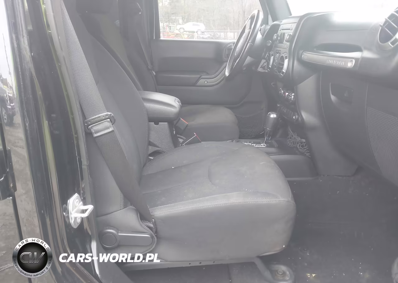 2016 Jeep Wrangler Unlimited Sport VIN:1C4BJWDG5GL178950 - 5
