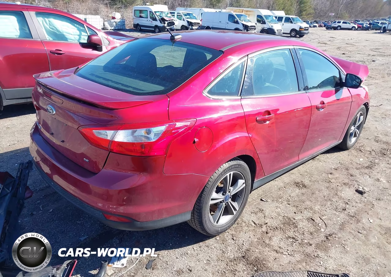 2014 Ford Focus Se VIN:1FADP3F2XEL338279 - 4