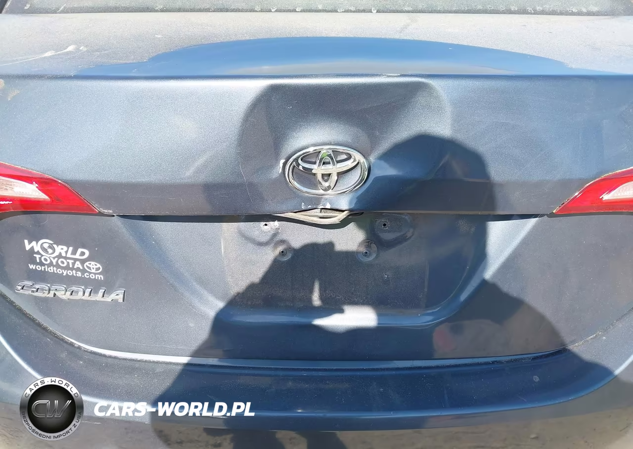 2019 Toyota Corolla Le VIN:5YFBURHEXKP876925 - 18