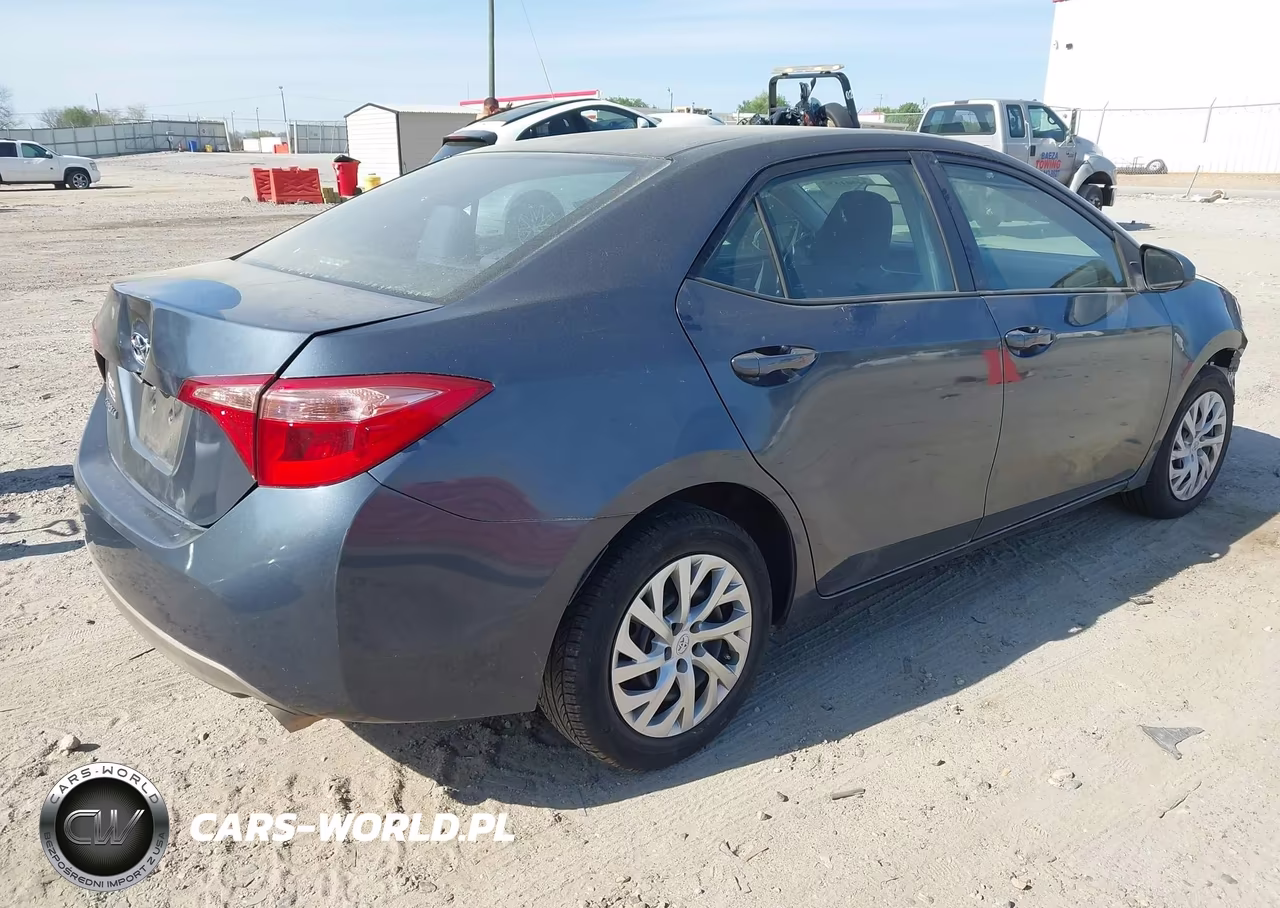 2019 Toyota Corolla Le VIN:5YFBURHEXKP876925 - 4