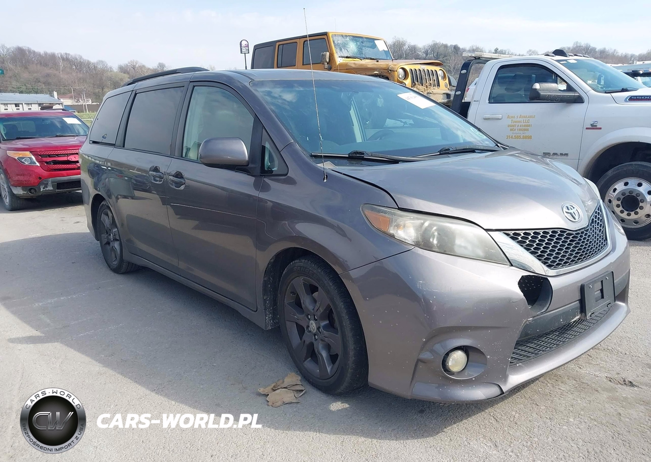 2012 Toyota Sienna Se 8 Passenger
