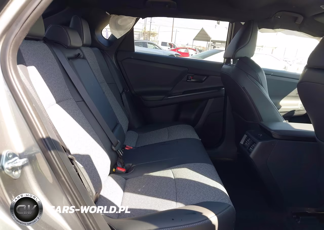 2026 Toyota Bz Xle Plus VIN:JTMBCAEB2TJ013086 - 8