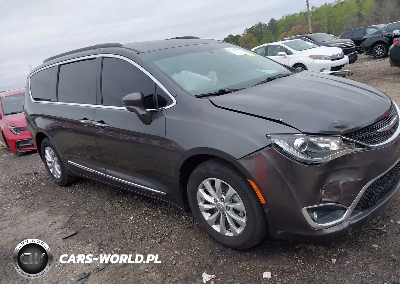 2017 Chrysler Pacifica Touring-L