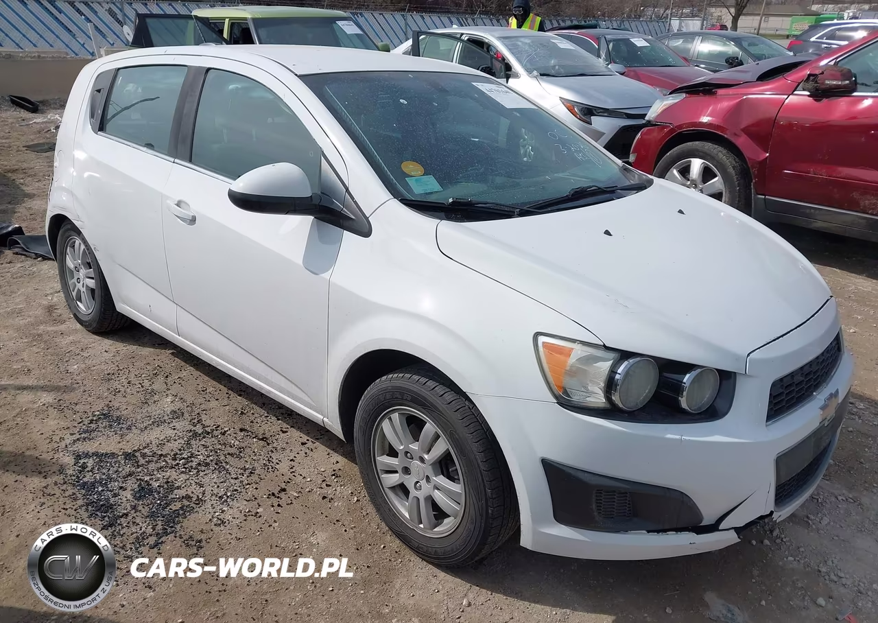 2015 Chevrolet Sonic Lt Auto – zdjęcie 1 z 13
