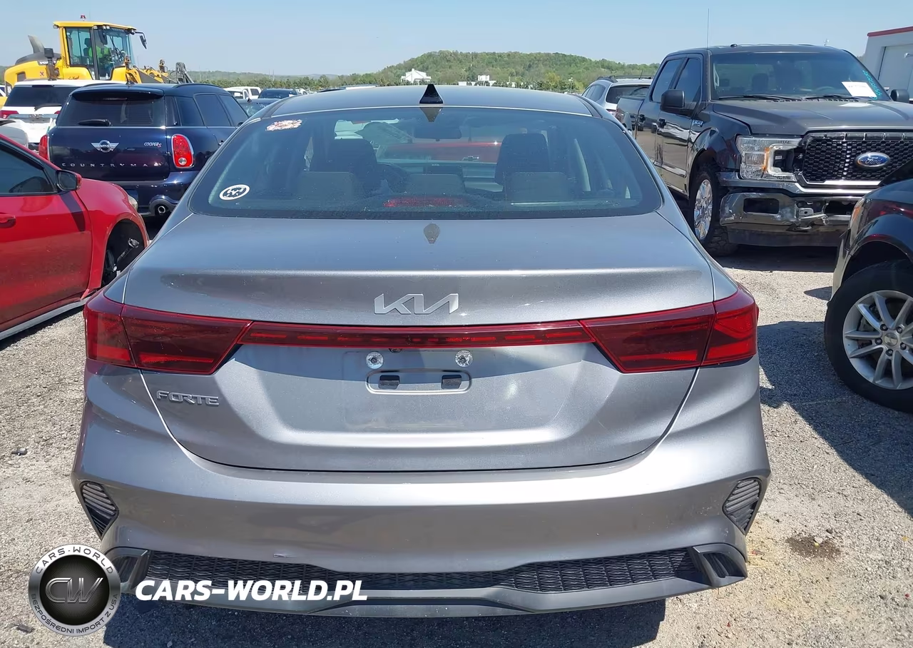 2023 Kia Forte Lxs VIN:3KPF24AD4PE647659 - 17