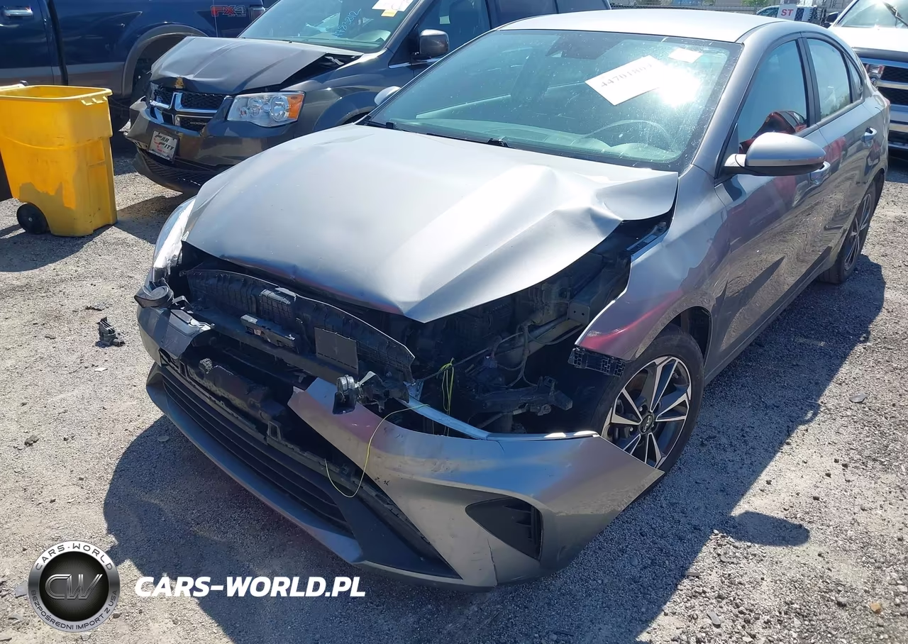 2023 Kia Forte Lxs VIN:3KPF24AD4PE647659 - 6