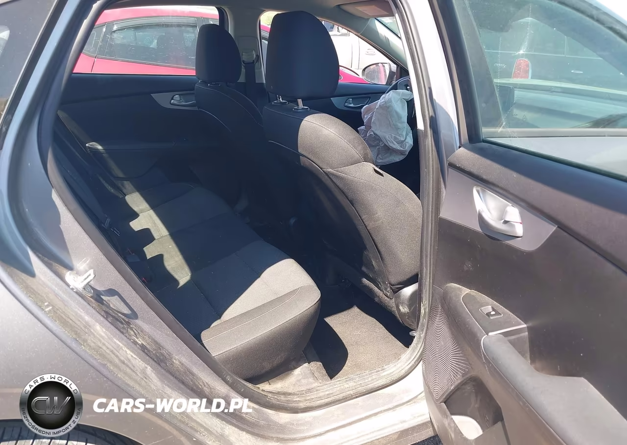 2023 Kia Forte Lxs VIN:3KPF24AD4PE647659 - 8