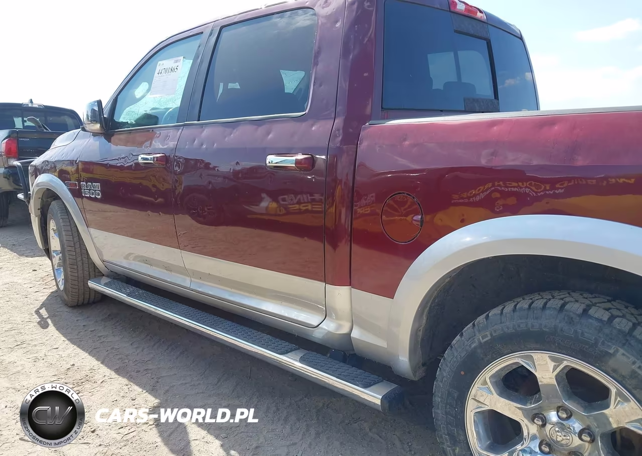 2016 Ram 1500 Laramie VIN:1C6RR6NMXGS209909 - 14