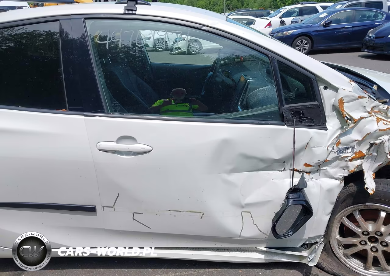 2020 Toyota Prius Prime Xle VIN:JTDKARFP2L3125325 - 17