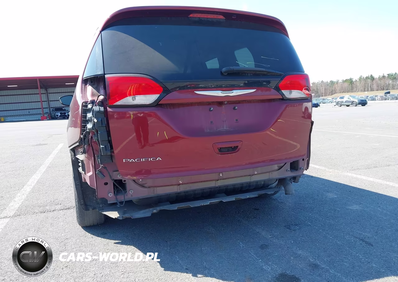 2017 Chrysler Pacifica Touring VIN:2C4RC1DG3HR517807 - 6