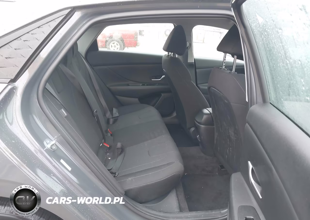 2026 Hyundai Elantra Se VIN:KMHLL4DG8TU135786 - 8