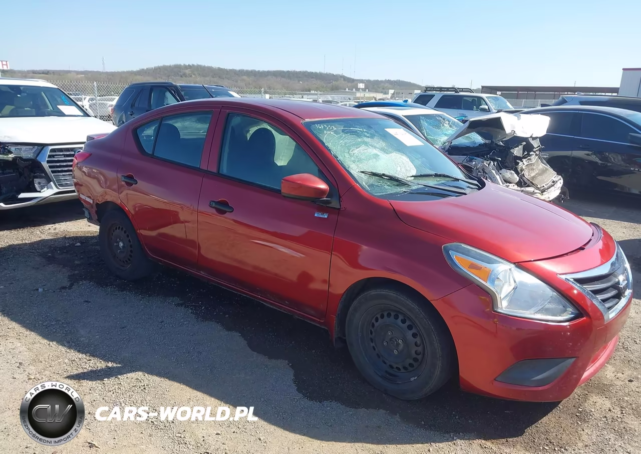 2017 Nissan Versa 1.6 S+