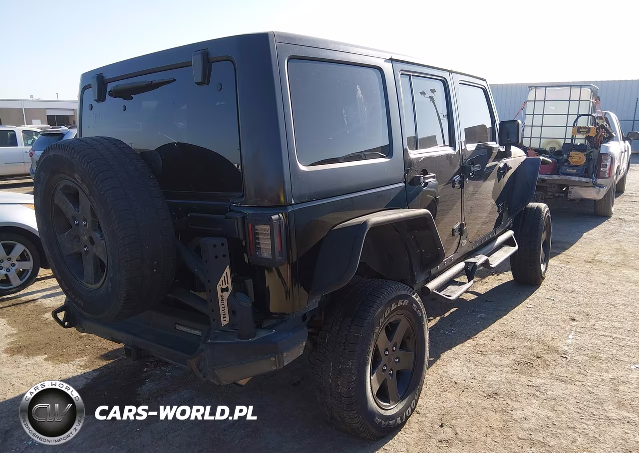 2014 Jeep Wrangler Unlimited Sport VIN:1C4BJWDG5EL156458 - 4