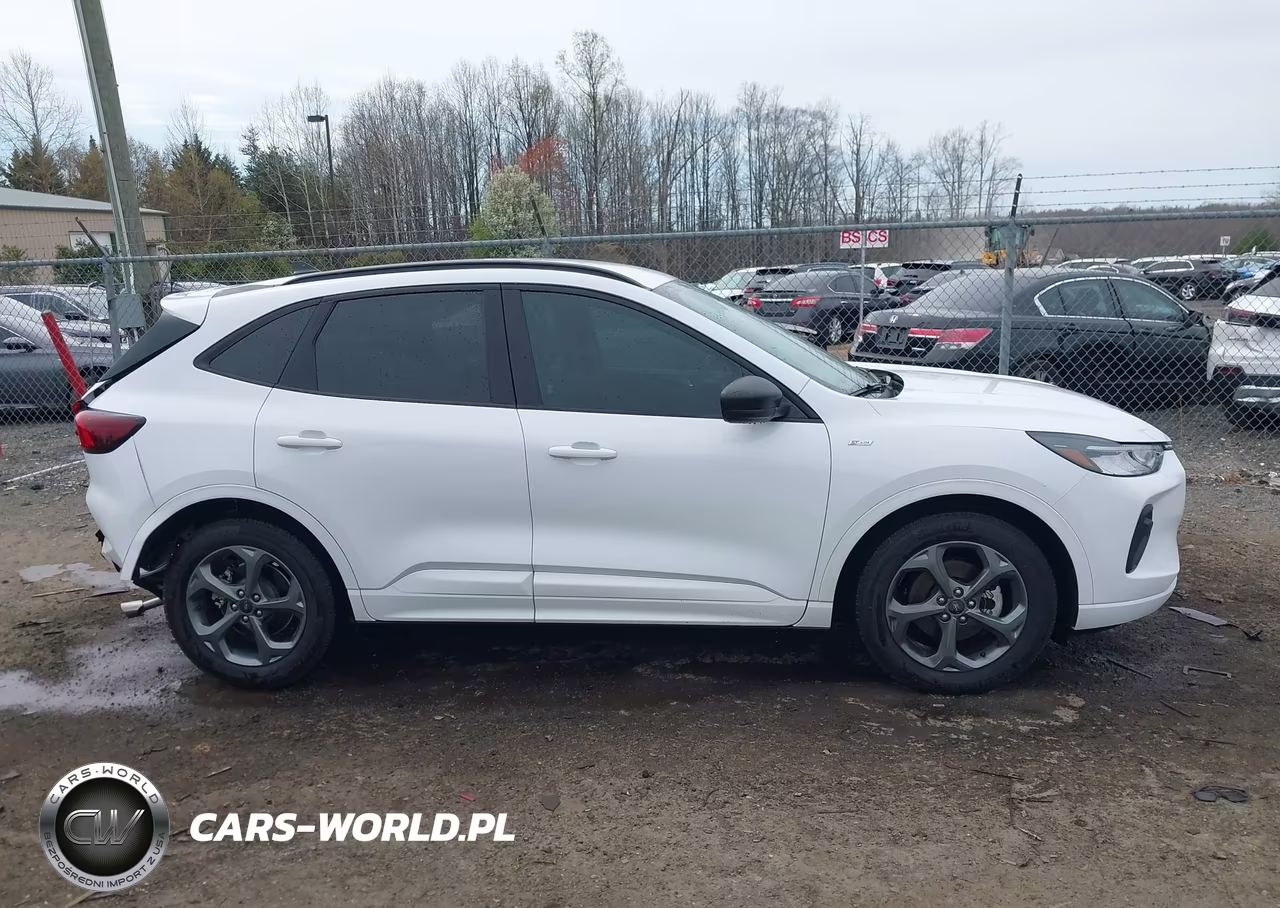 2023 Ford Escape St-Line VIN:1FMCU0MN9PUA52359 - 13