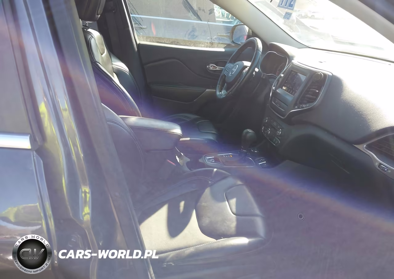 2019 Jeep Cherokee Latitude Plus 4X4 VIN:1C4PJMLX9KD391267 - 5