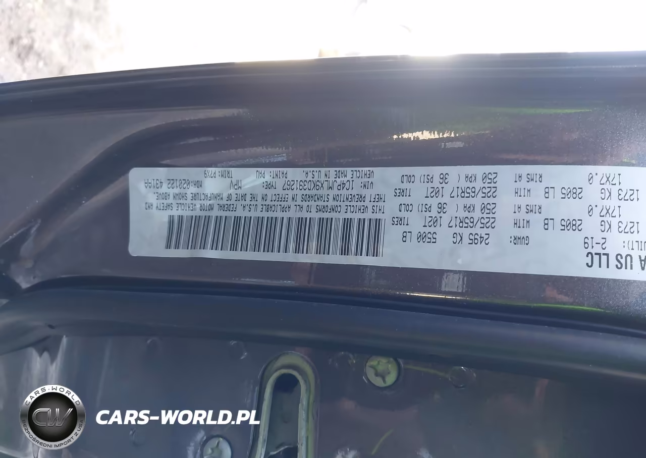 2019 Jeep Cherokee Latitude Plus 4X4 VIN:1C4PJMLX9KD391267 - 9