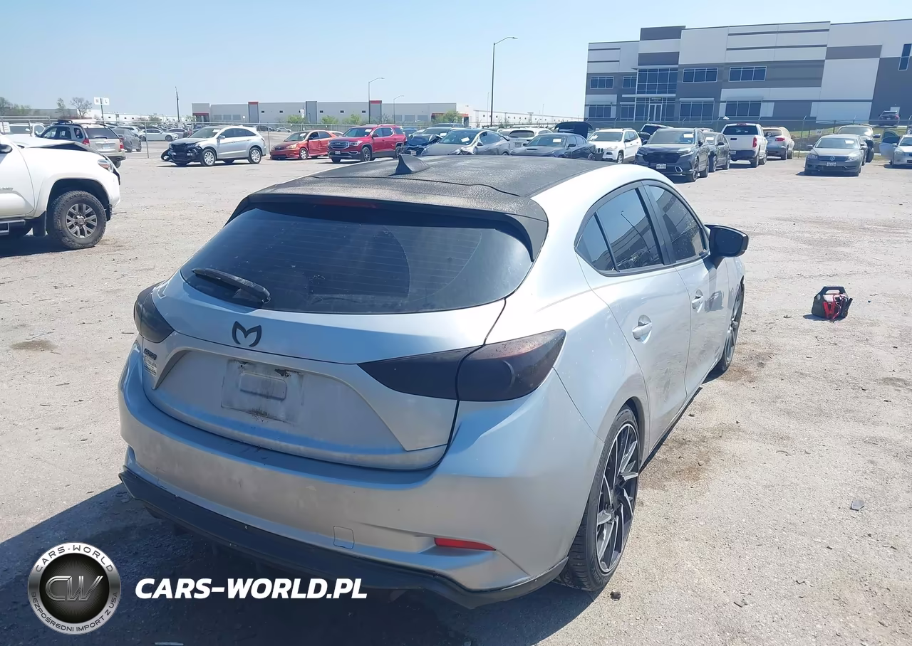 2018 Mazda Mazda3 Touring VIN:3MZBN1L38JM267839 - 4