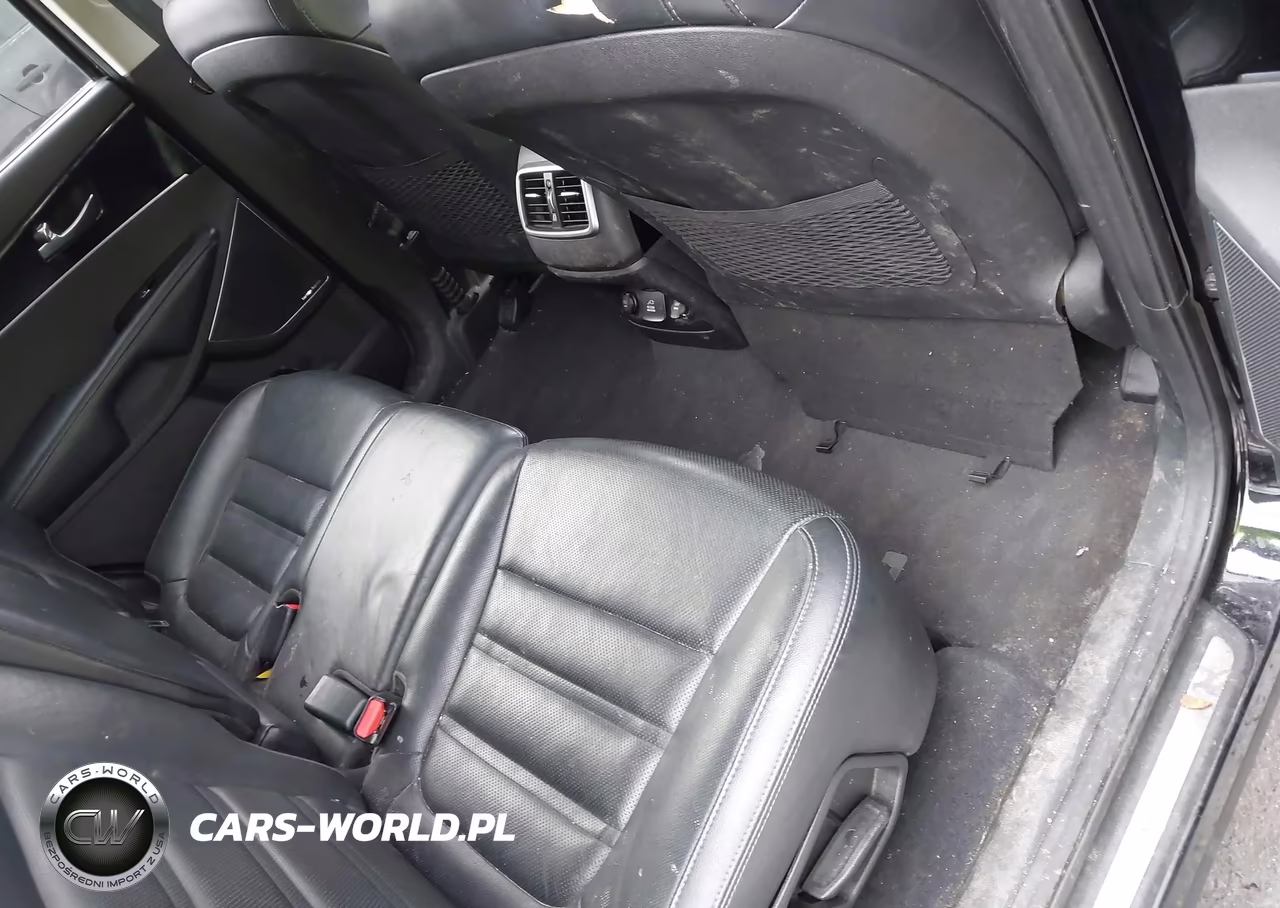 2019 Kia Sorento 3.3L Sx VIN:5XYPKDA52KG512219 - 8