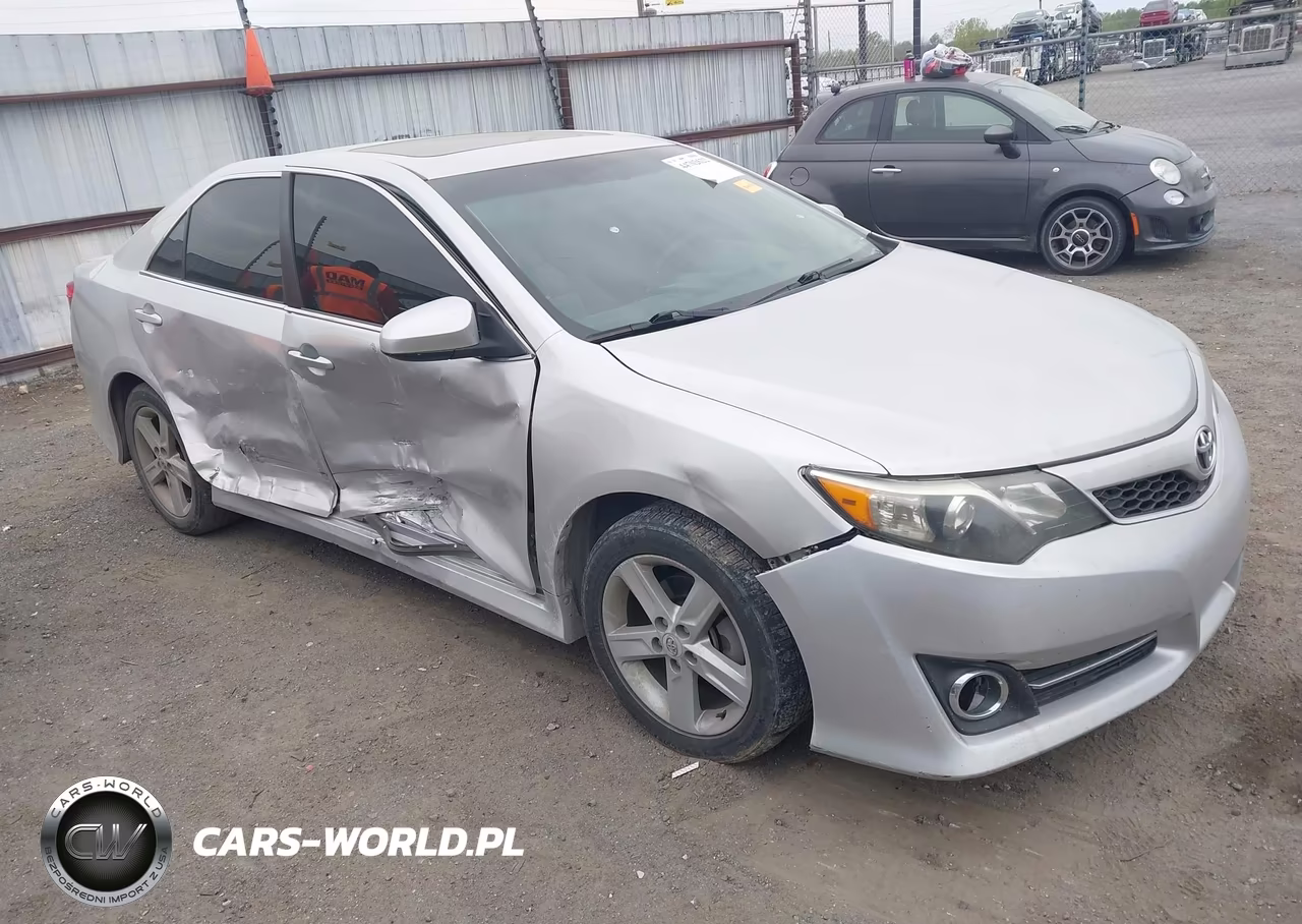 2012 Toyota Camry Se – zdjęcie 1 z 16