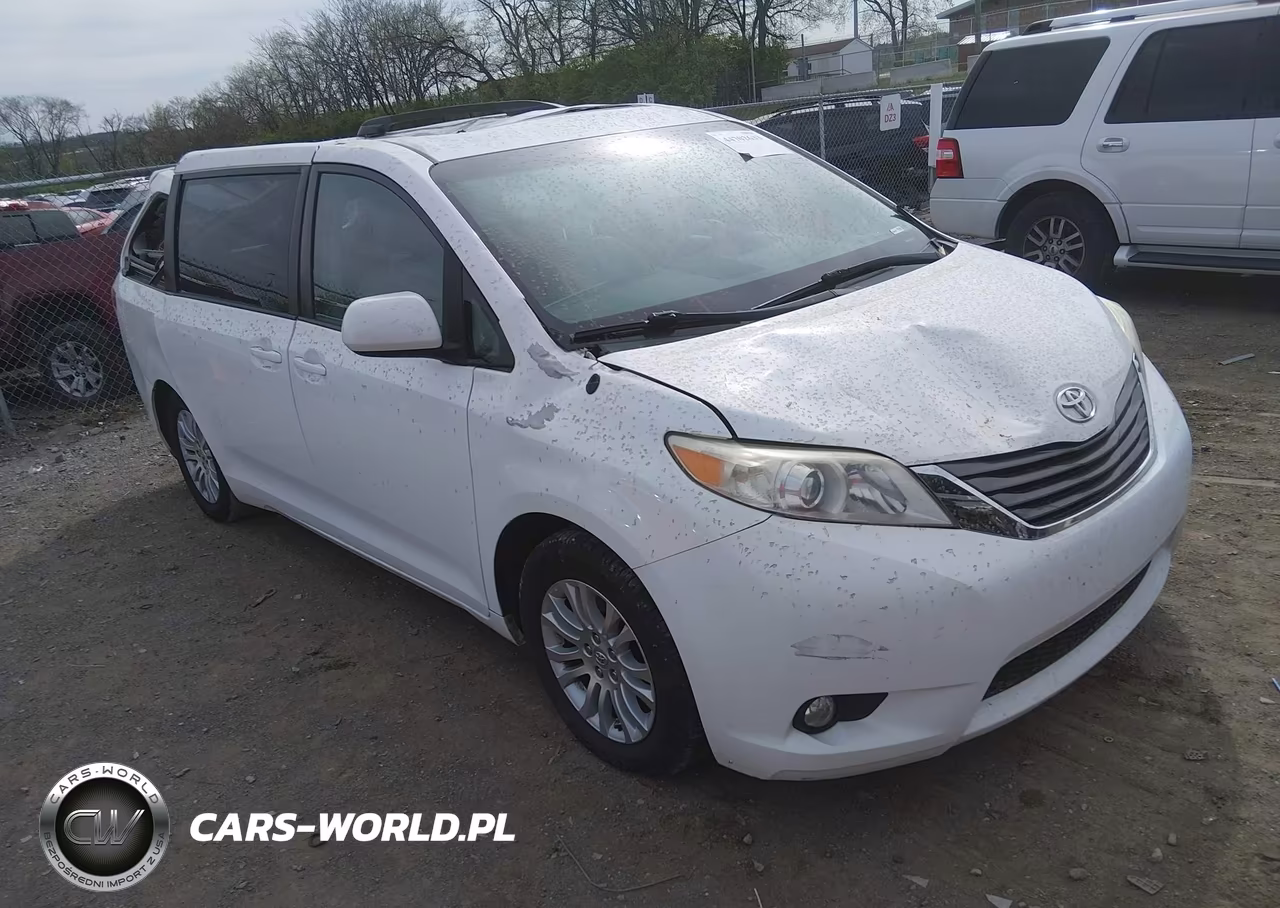 2012 Toyota Sienna Xle V6 8 Passenger