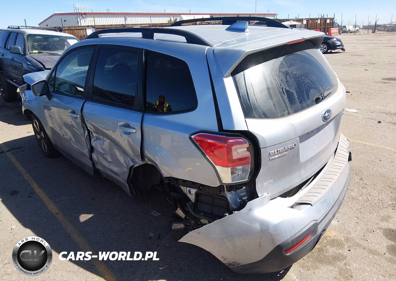 2017 Subaru Forester 2.5I Premium VIN:JF2SJAGC6HH577304 - 3